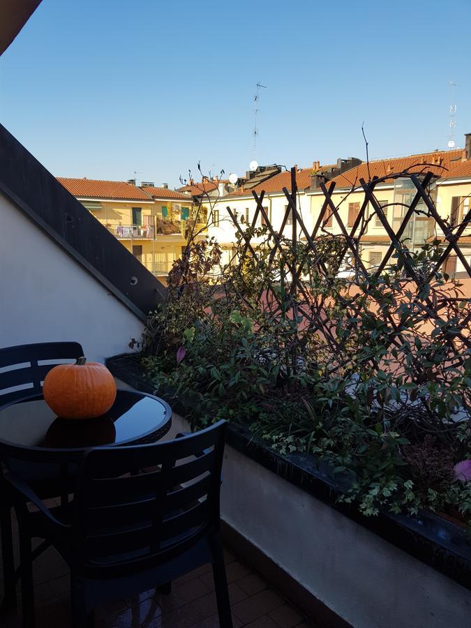 The Boheme Vintage Junior Suite ---- Cozy & Quiet & Comfortable With Private Bathroom & Fully Equipped Kitchenette & Cozy Balcony - Lift To 4Th Floor - Metro' Verde -Green Subway Porta Genova Мілан Екстер'єр фото